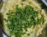 A picture of step 1 of Aloo paratha.