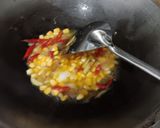 Foto langkah ke 2 dari resep Tumis jagung pare.
