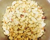 A picture of step 1 of Peanuts Gud chikki.