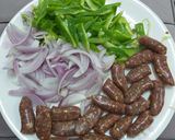 صورة لخطوة 2 من وصفة مكرونه مبكبكه بالسجق