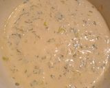 Foto del paso 3 de la receta: Buñuelos de lechuga, perejil y cilantro