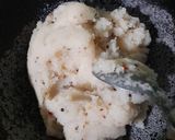A picture of step 5 of Schezwan Rava Balls.