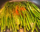 A picture of step 5 of Parmesan and Mozzarella Creamed Asparagus.