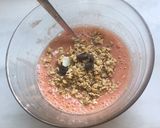 Foto del paso 1 de la receta: Licuado de frutillas y banana con cereales