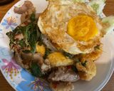 รูปขั้นตอนการทำที่ 8 ของ กะเพราเต้าหู้+หมูหมัก เมนูเคลียร์ตู้เย็น