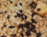 Foto del paso 4 de la receta: Garbanzos con arroz y pasas