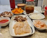 Foto del paso 1 de la receta: Chipirones guisados con calabaza, setas y gambas