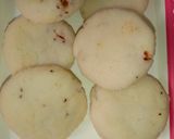 A picture of step 3 of Semolina masala kachodi.