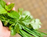 Hình bước làm 2 của món 💚 Trứng Gà Chiên Lá Hẹ & Cà Tím