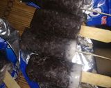A picture of step 3 of Oreo biscuit ice cream.