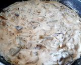 Foto del paso 4 de la receta: Macarrones con ajo negro, ajetes, setas y nata