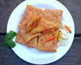 Foto langkah ke 6 dari resep Martabak Telur Sosis Kulit Lumpia.