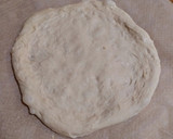 Foto del paso 2 de la receta: Pizza de boloñesa con albahaca