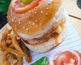 A picture of step 4 of Shami burger.