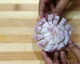 A picture of step 4 of Blooming Onion.