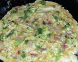A picture of step 2 of Cabbage egg omelette.