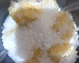 A picture of step 2 of Banana shake.