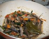 Foto langkah ke 3 dari resep Ikan Asin masak cabe.