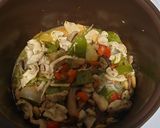 Foto del paso 8 de la receta Pollo con almendras y verduras