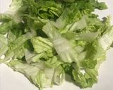 Foto del paso 3 de la receta: Ensalada con salmón marinado casero y queso de Mahón