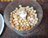 Foto del paso 2 de la receta: Albóndigas de papas, garbanzos y carne con guisantes