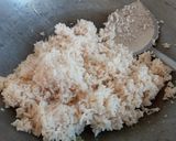 รูปขั้นตอนการทำที่ 2 ของ ข้าวคลุกกะปิ หมูหวาน