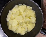 Foto del paso 1 de la receta: Salchichas al Vino con Patatas Pegotòn