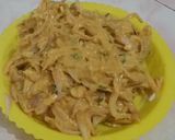 A picture of step 5 of Besan Onion Fritters.