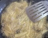 Foto del paso 2 de la receta: Nido de patatas paja con huevos de codorniz y crujiente de jamón
