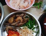 A picture of step 2 of Korean Seafood Pancakes (Bánh xèo Hàn Quốc).