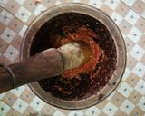 A picture of step 2 of Yellow rice with sauce.