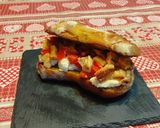 Foto del passaggio 5 della ricetta Panino Gourmet: Caprese di Spada