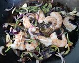 Foto del paso 2 de la receta: Wok de verduras, fideos de arroz y langostinos