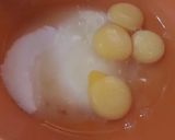 A picture of step 2 of Shop-style lemon cream.
