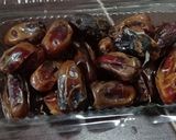 Foto langkah ke 3 dari resep Kurma cokelat keju pake cokelat putih.