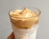 Foto langkah ke 4 dari resep Dalgona coffee.
