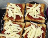 Hình bước làm 4 của món Sandwich pizza