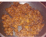 Foto del paso 1 de la receta: Revuelto de morcilla con frutos secos