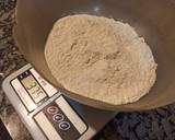 Foto del paso 2 de la receta: Pan de masa madre con harina integral