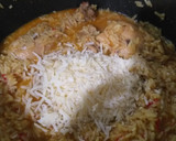 Foto del paso 4 de la receta: Risotto con pollo (arroz amarillo)