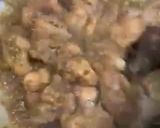 A picture of step 6 of Delicious white chicken karahi serve with chupri chapati.