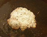 Foto del paso 9 de la receta: Tempurburguesa de pollo, champiñones y mozzarella con guarnición
