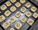 एलमंड्स पिस्तांचो बटर कुकीज़ (almonds pistachio butter cookies recipe in Hindi) रेसिपी चरण 4 फोटो
