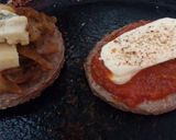 Foto del paso 1 de la receta: Hamburguesa a la francesa (roquefort y cebolla caramelizada)