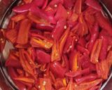 લાલ રાયતા મરચા(Raita red chilli recipe in Gujarati) રેસીપી સ્ટેપ1ફોટો