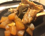 A picture of step 8 of Washoku Recipe - Yellowtale with Daikon raddish (Buri-Daikon).