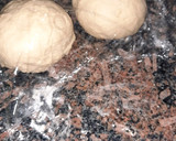 Foto del paso 3 de la receta: Pizza casera en la plancheta