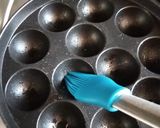 A picture of step 4 of Appam cake pops.