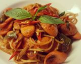 รูปขั้นตอนการทำที่ 4 ของ สปาเก็ตตี้ไส้กรอกผัดฉ่า