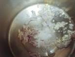Foto del paso 2 de la receta Sopa de quinoa con costilla de cordero y espinacas